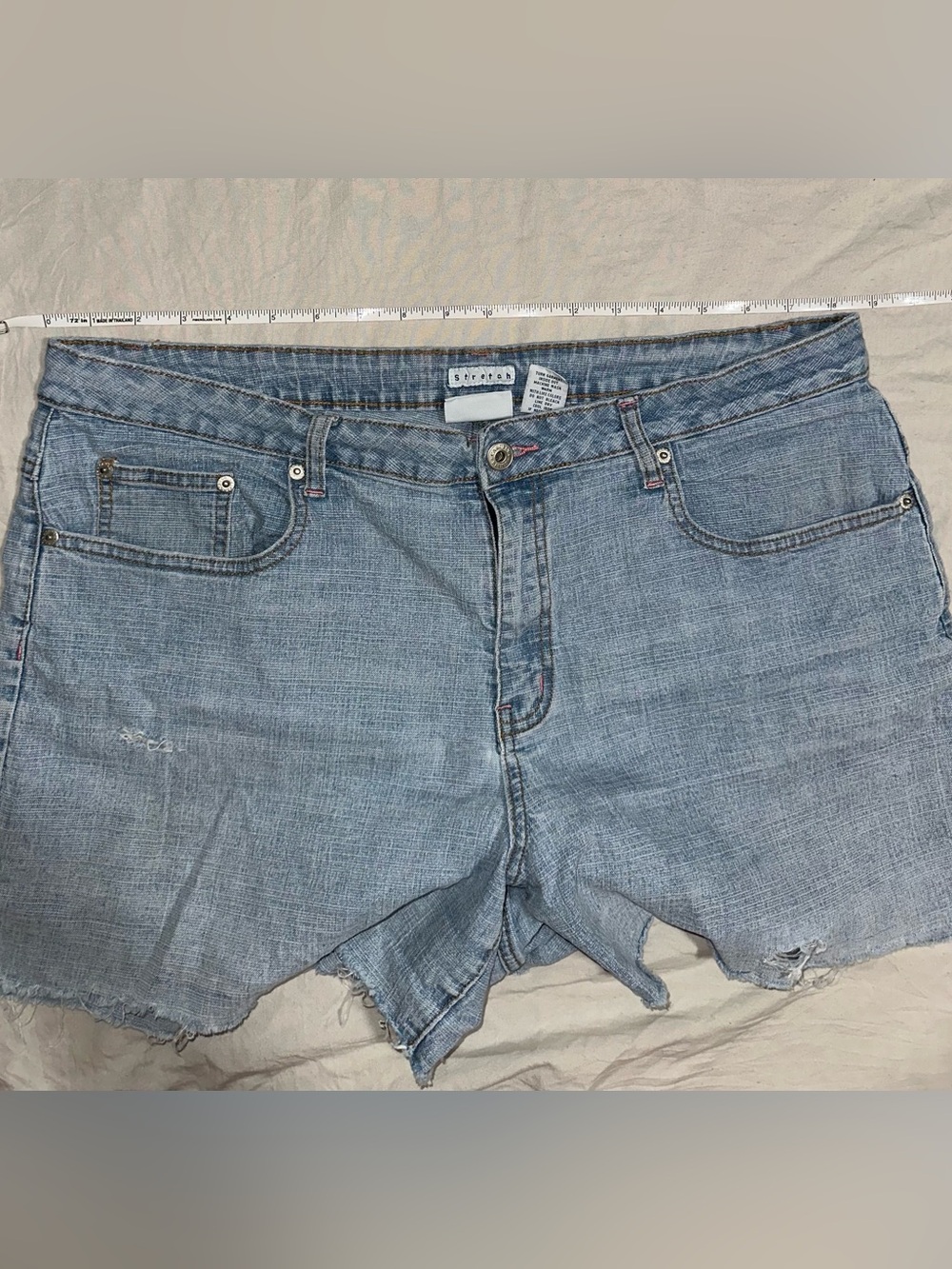 Carolina Blues Plus - Light Wash Denim Cutoff Shorts with Frayed Hem sz.18w - Picture 7 of 9